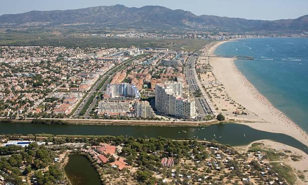 Charmante Maison Coeur De Ville 650M Plage Емпуріабрава Екстер'єр фото